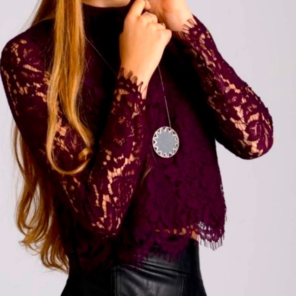 Chaser lace top size XS